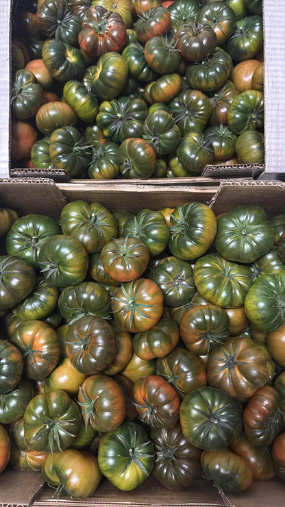 Compra el auténtico Tomate RAF "Pata Negra" de Almería. Textura crujiente, cuello verde intenso y el equilibrio perfecto entre dulce y salado. ¡Envío en 24h!